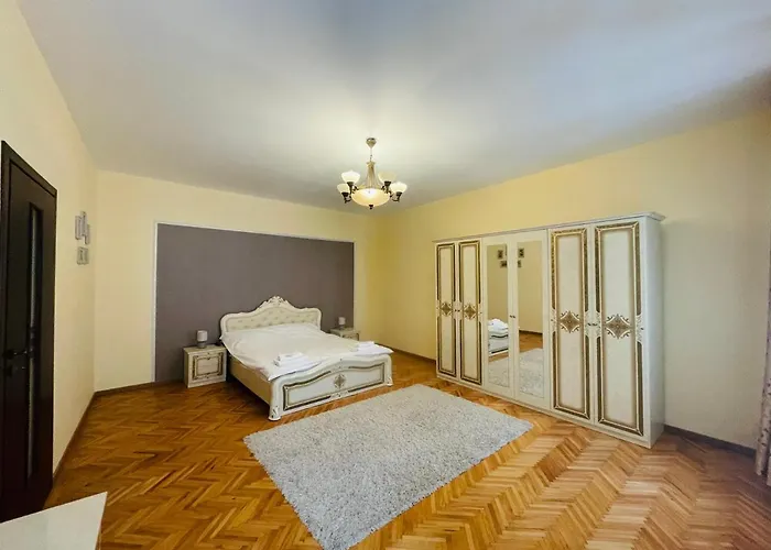 Londof Schei - Downtown Апартаменти *